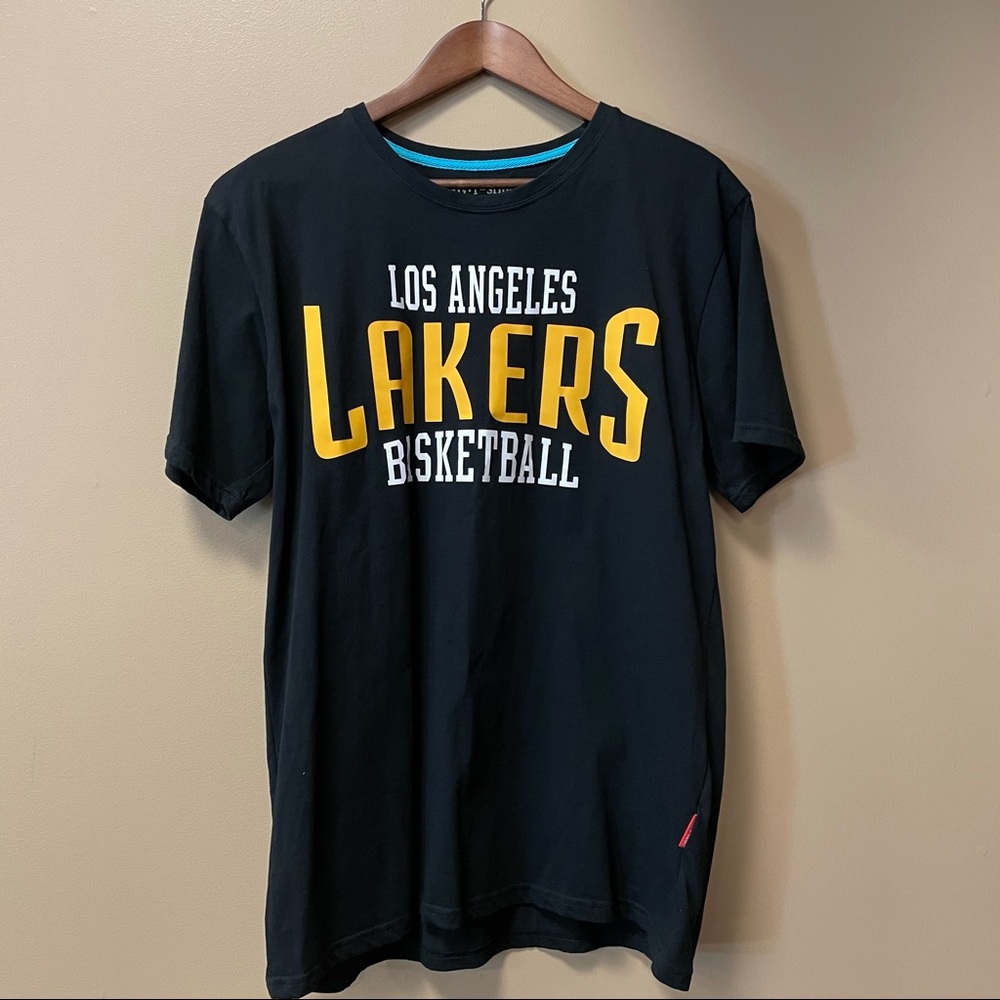 Lakers ball #2 Black Men size L shirt